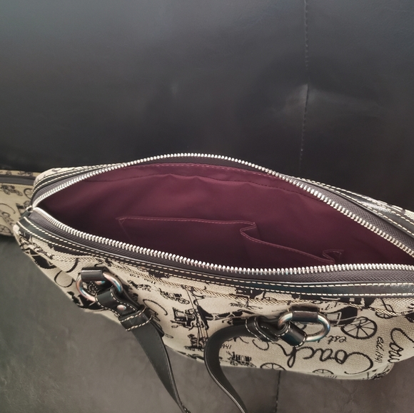 Coach Purse with matching wristlet set - Picture 3 of 4